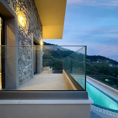 Quintessina Luxury Lägenhetshotell 3*