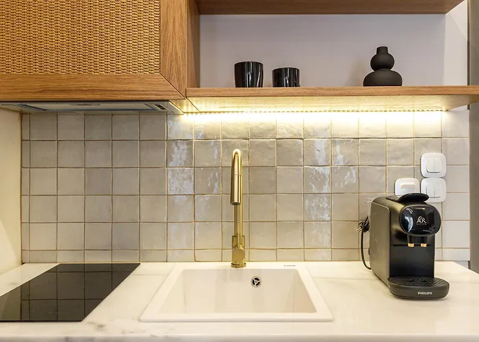 アパートホテル Quintessina Luxury 3*